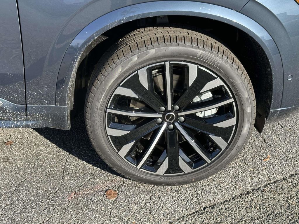New 2026 Volvo XC90 T8 Plus w/ Protection Package Premier image 24