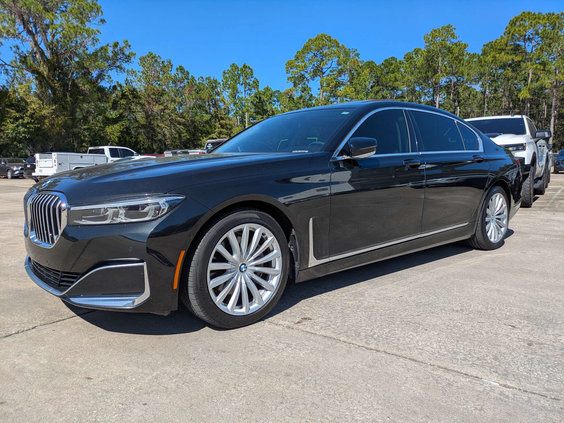 Used 2020 BMW 740i w/ Premium Package RWD image 2