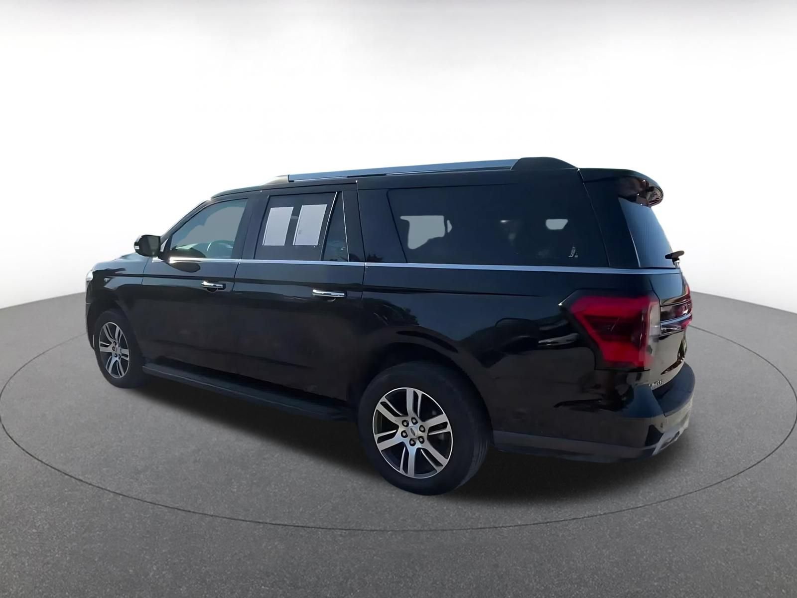 Used 2024 Ford Expedition Max Limited RWD image 9