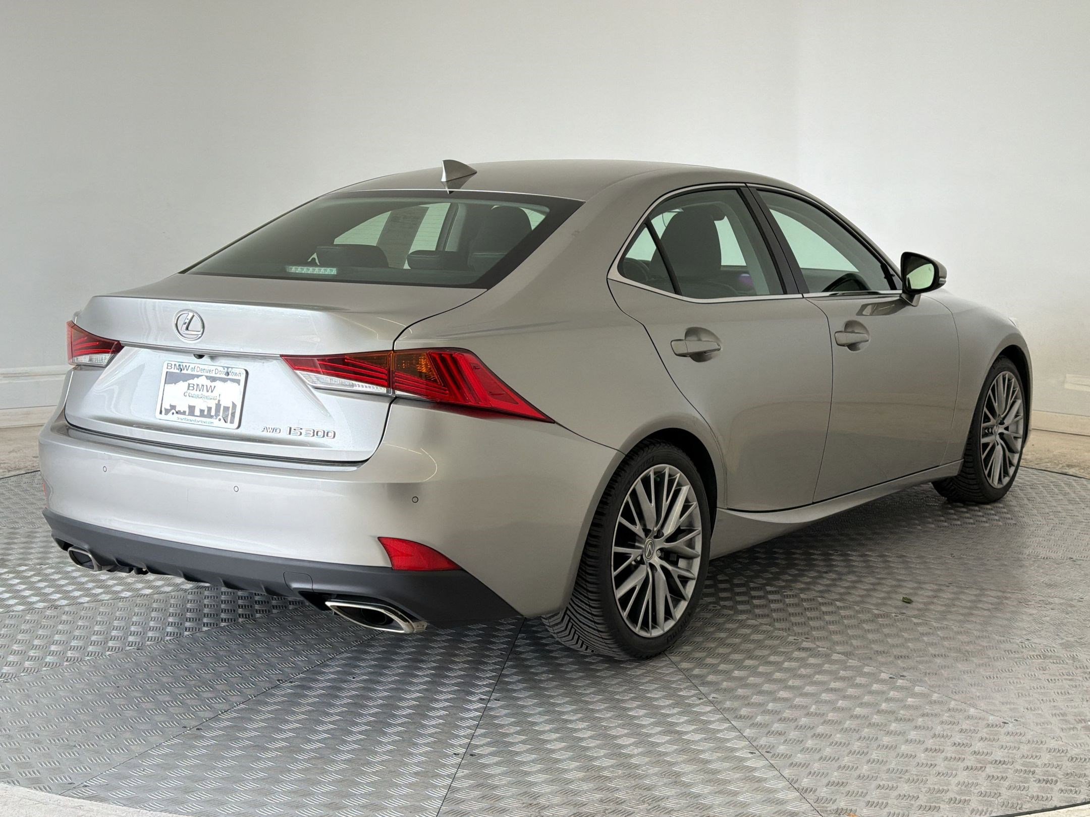 Used 2018 Lexus IS 300 AWD w/ Comfort Package image 9