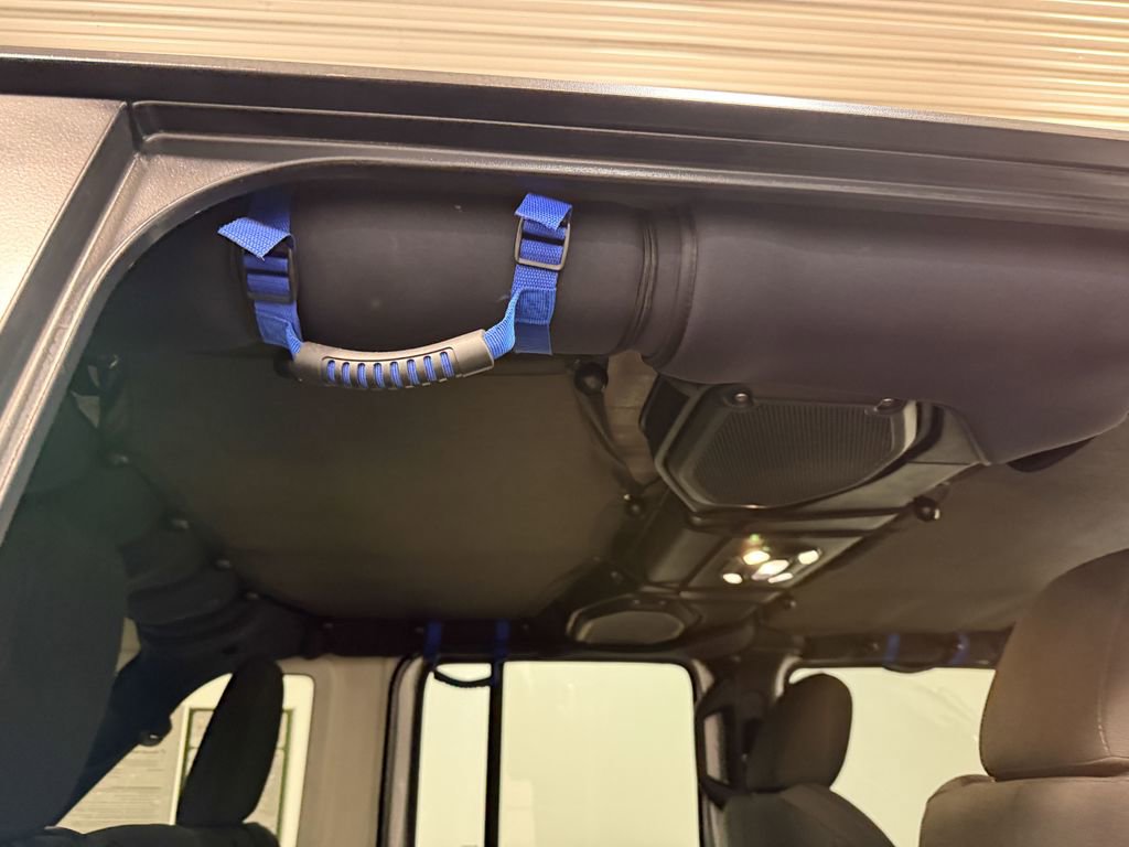 Used 2022 Jeep Wrangler Unlimited Sport image 16