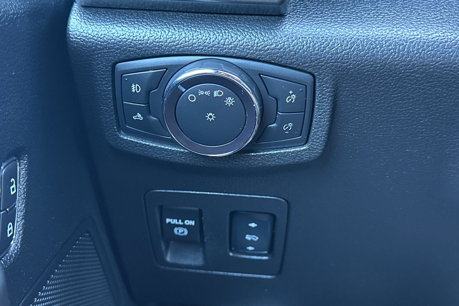 Used 2017 Ford F150 XLT w/ Equipment Group 302A Luxury RWD image 25