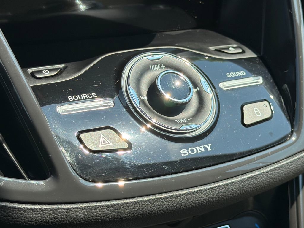 Used 2016 Ford Escape Titanium AWD/4WD image 25