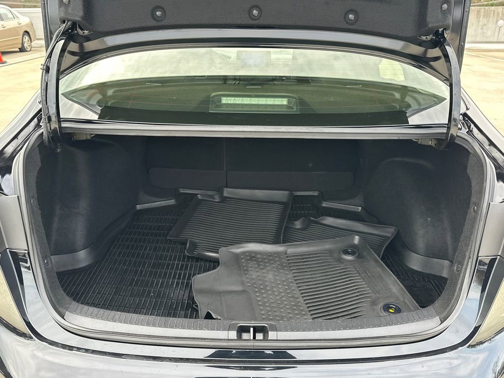 Used 2025 Toyota Corolla LE w/ LE Premium Package image 6