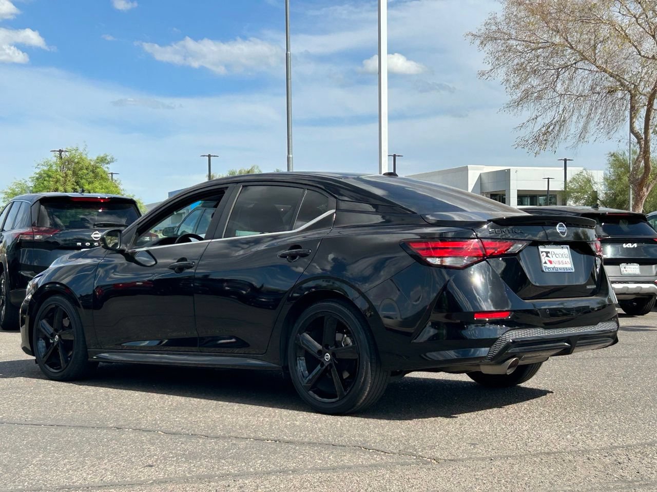 Certified 2023 Nissan Sentra SR w/ Midnight Edition Package FWD image 4