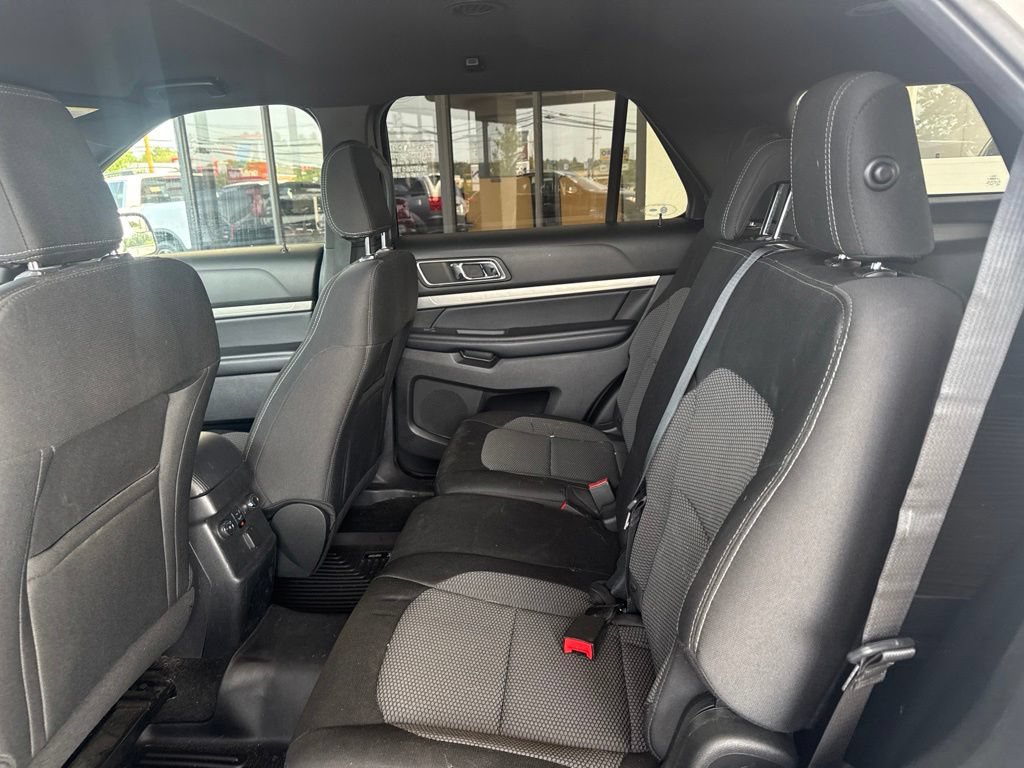 Used 2018 Ford Explorer XLT AWD/4WD image 14