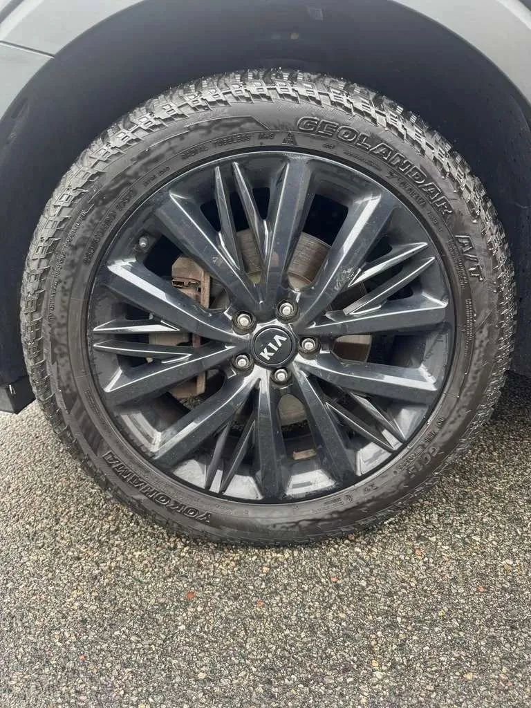 Used 2020 Kia Telluride SX w/ SX Prestige Package image 9