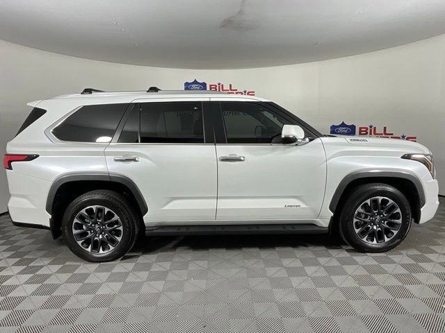 Used 2025 Toyota Sequoia Platinum image 2