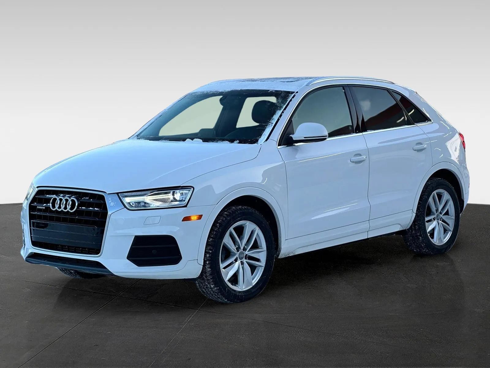 Used 2016 Audi Q3 2.0T Premium Plus w/ Technology Package AWD/4WD image 3