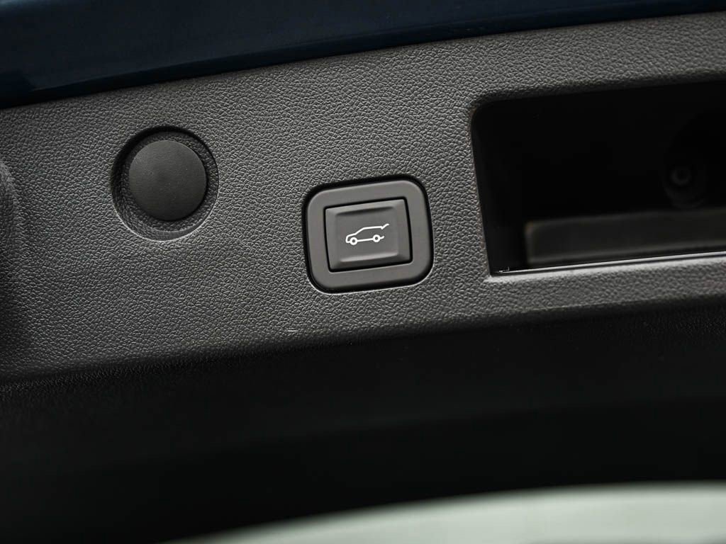 New 2026 Chevrolet Equinox LT w/ Convenience Package II image 9