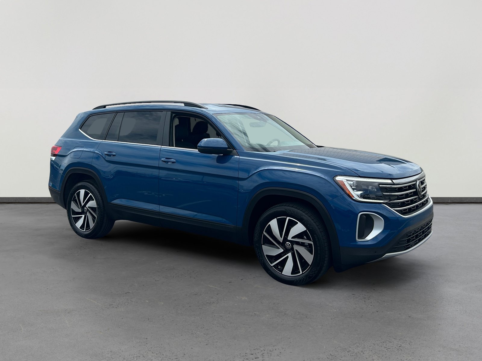 Certified 2026 Volkswagen Atlas SE FWD image 8