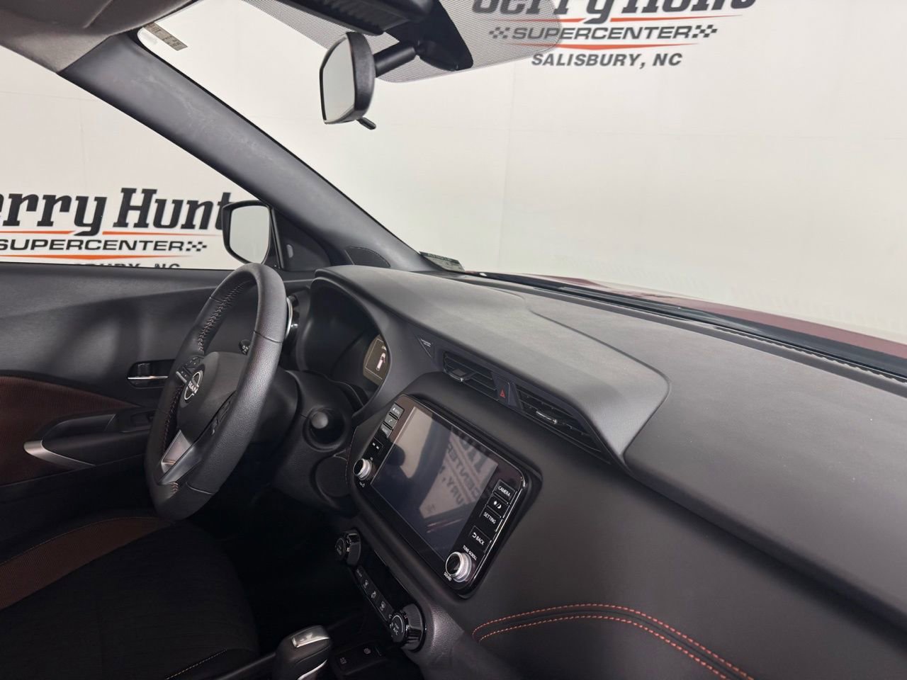 Used 2024 Nissan Kicks SR image 28