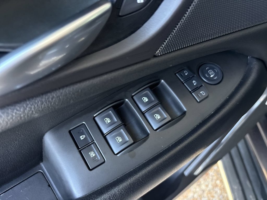 Used 2016 Cadillac Escalade Luxury AWD/4WD image 24