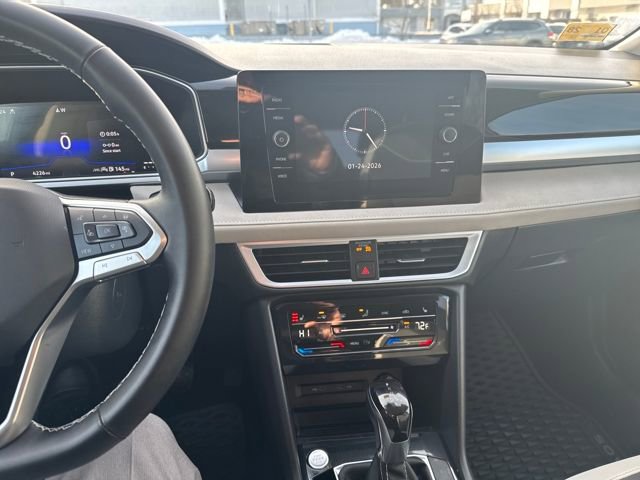 Certified 2025 Volkswagen Taos SE w/ Panoramic Sunroof Package image 23