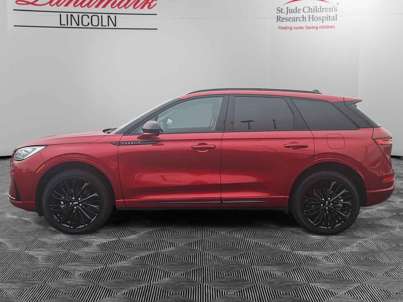 Certified 2024 Lincoln Corsair Reserve w/ Jet Appearance Package image 2