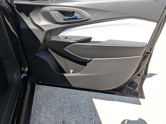 New 2026 Chevrolet Trax LT w/ Driver Confidence Package FWD image 31
