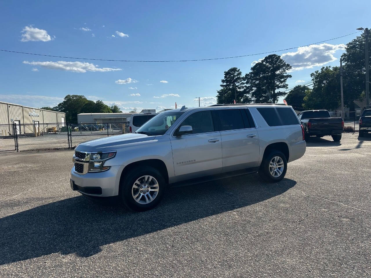 Used 2018 Chevrolet Suburban LT AWD/4WD image 1