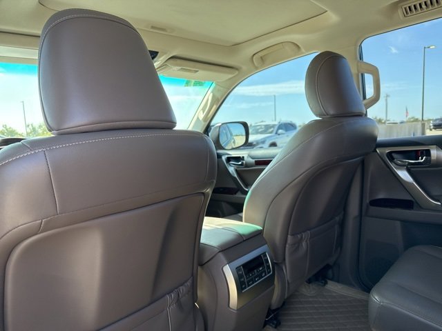 Used 2017 Lexus GX 460 image 10
