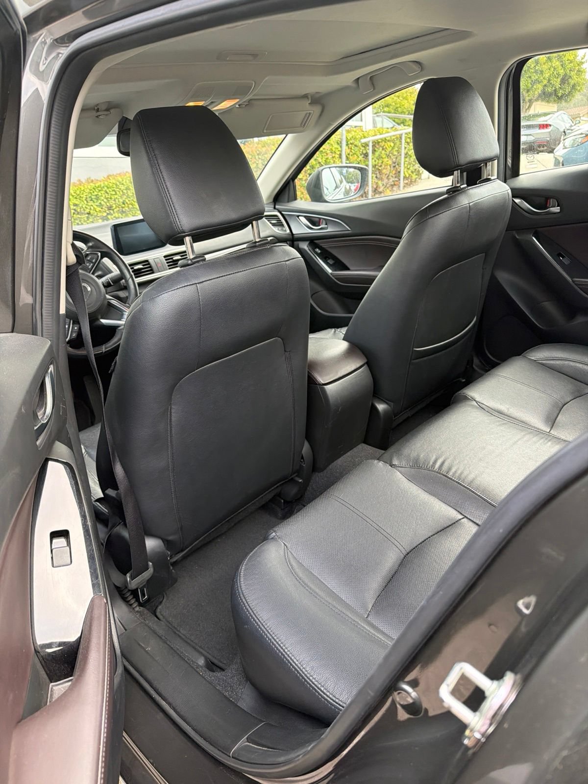 Used 2017 MAZDA MAZDA3 Grand Touring w/ Premium Equipment Package FWD image 12