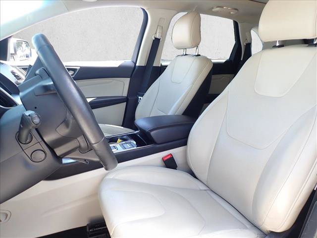 Used 2019 Ford Edge Titanium w/ Equipment Group 301A AWD/4WD image 7