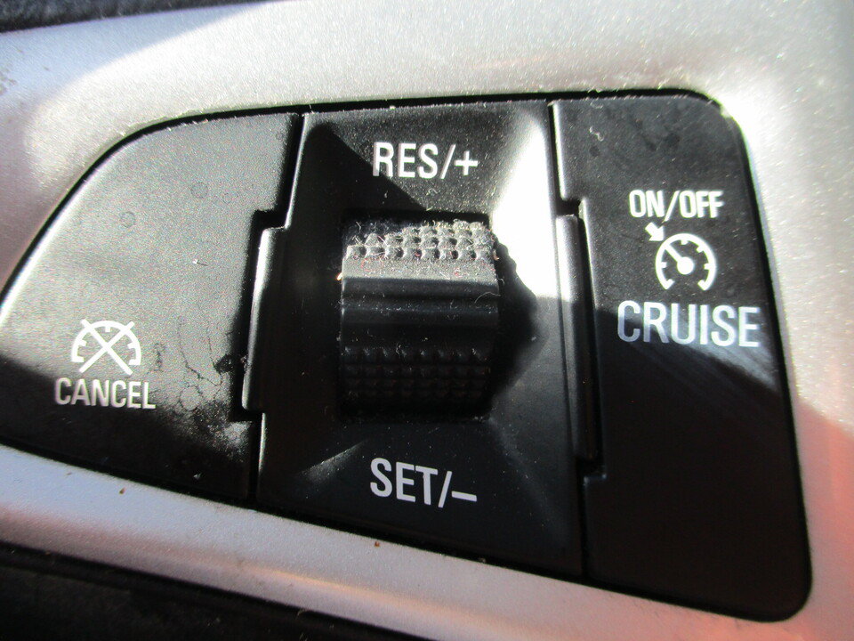 Used 2015 Chevrolet Equinox LT w/ Driver Convenience Package FWD image 32
