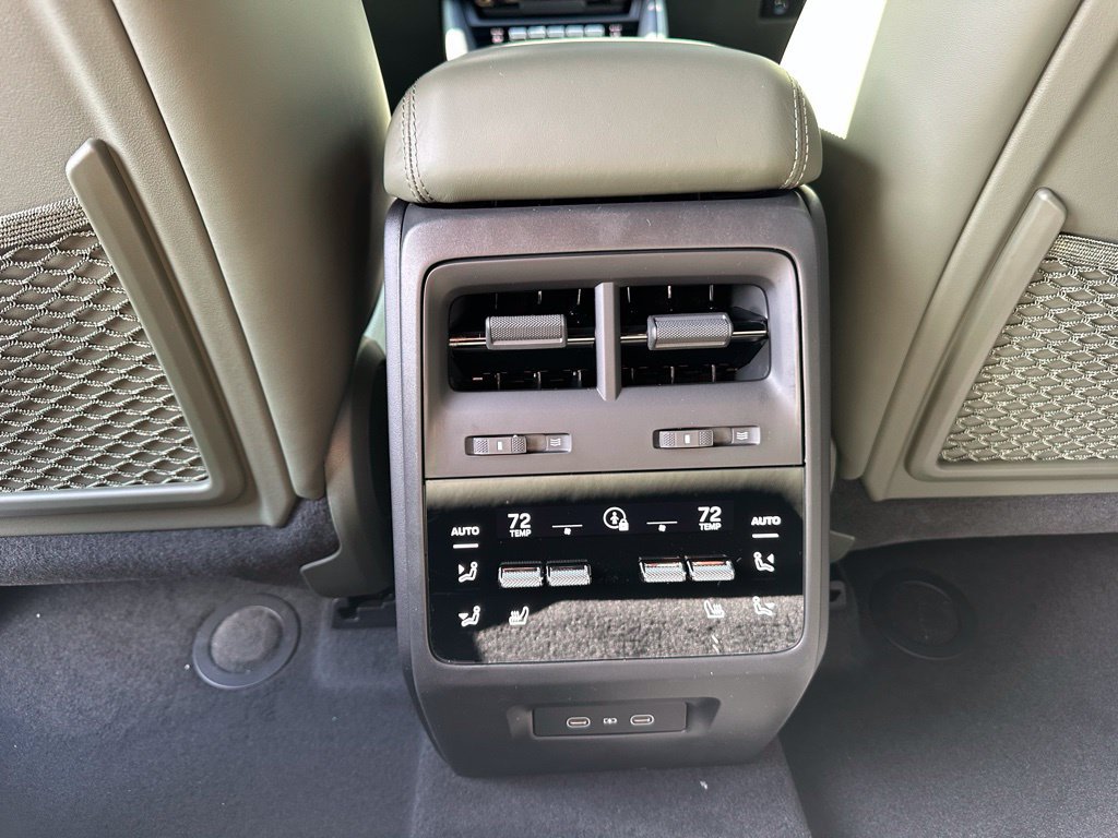 Used 2026 Porsche Macan 4 Electric AWD/4WD image 39