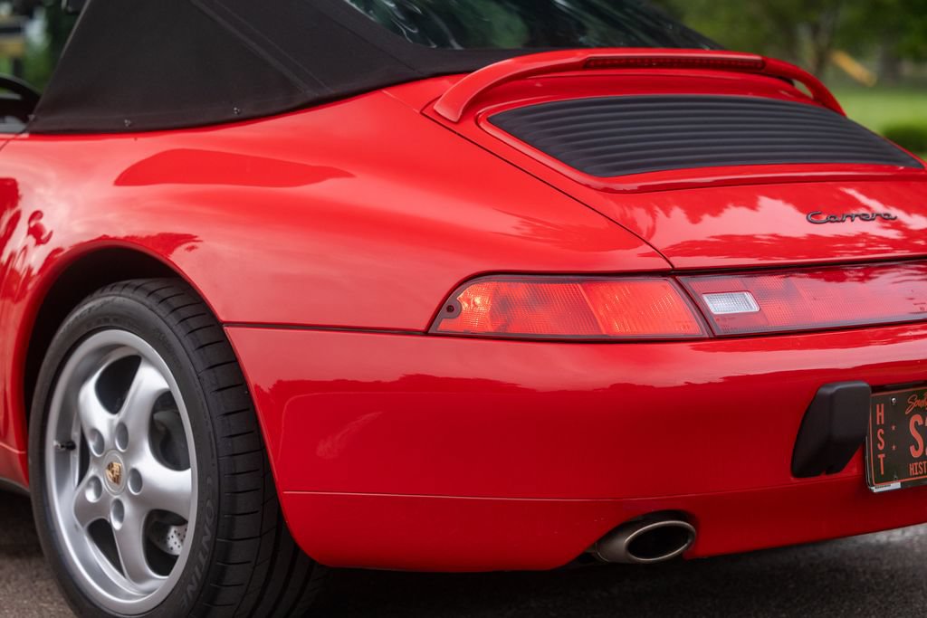Used 1995 Porsche 911 Carrera RWD image 26