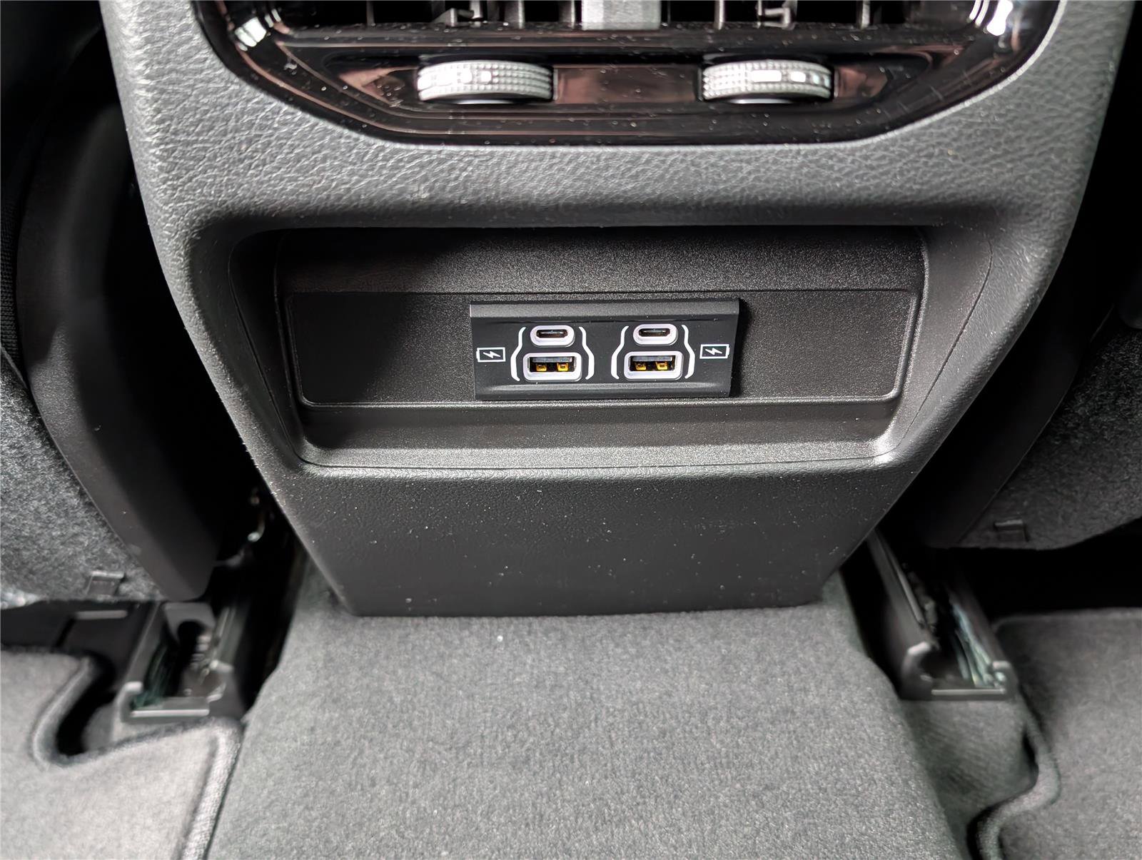 New 2026 Jeep Grand Cherokee Laredo image 11