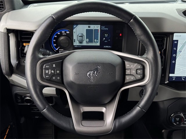 Used 2023 Ford Bronco Badlands image 11
