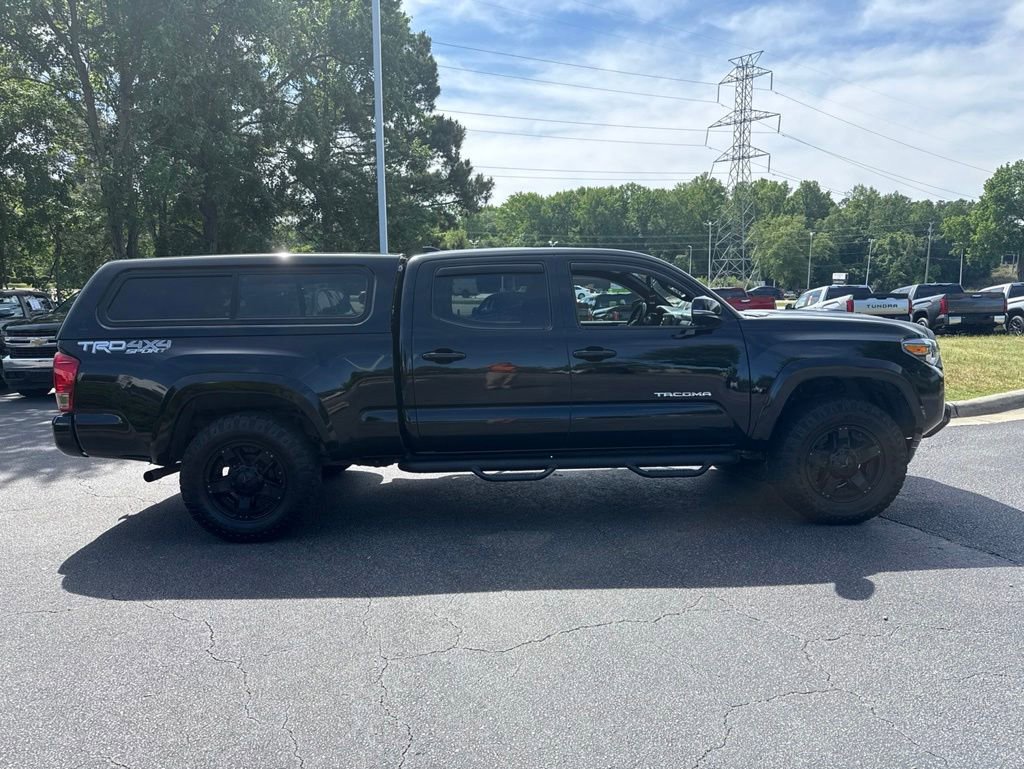 Used 2017 Toyota Tacoma TRD Sport w/ Tow Package AWD/4WD image 6