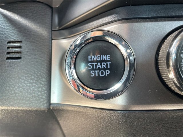 Used 2022 Toyota Tacoma Limited image 17