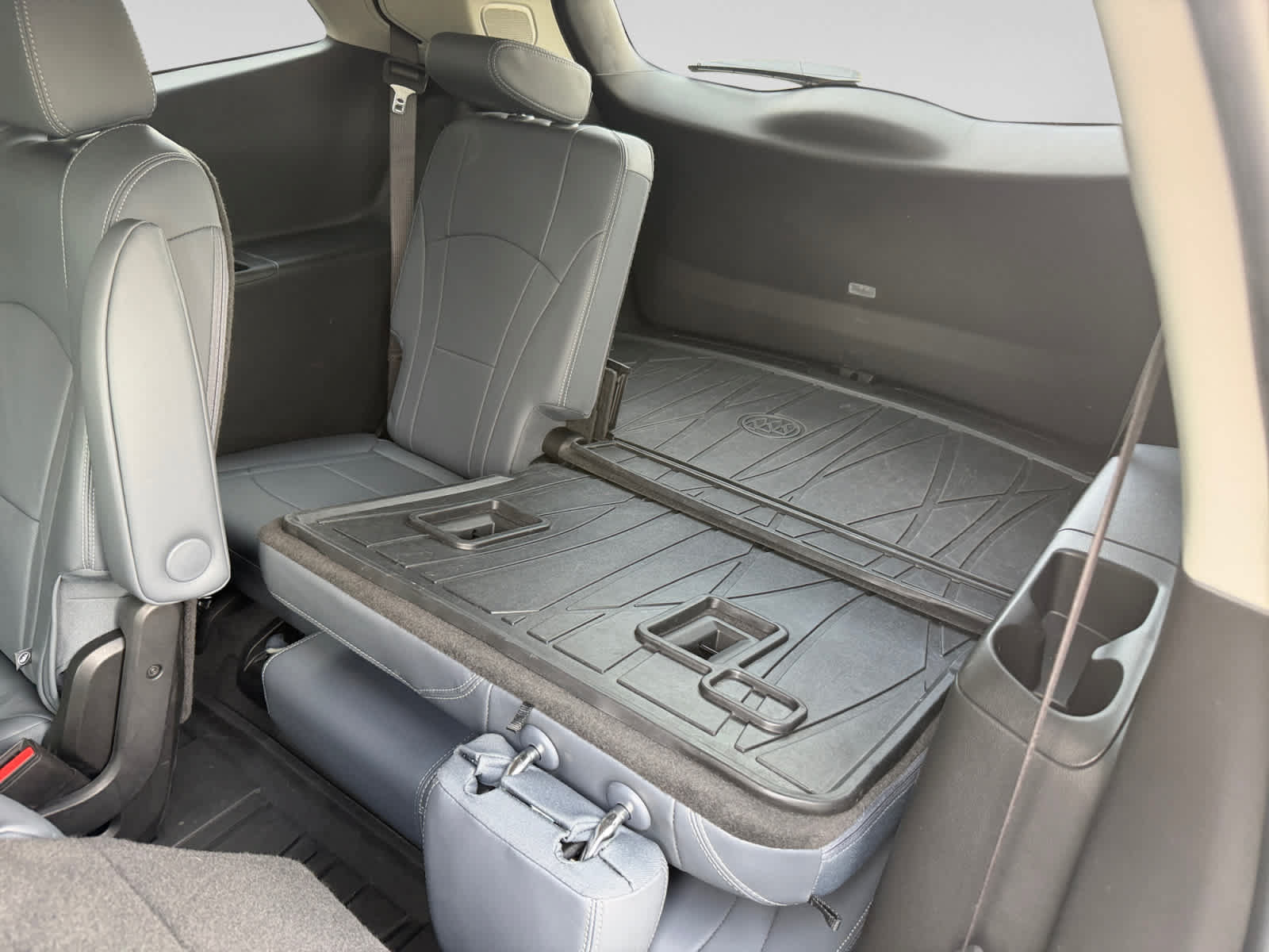 Used 2020 Buick Enclave Premium w/ LPO, Luxury Package FWD image 20