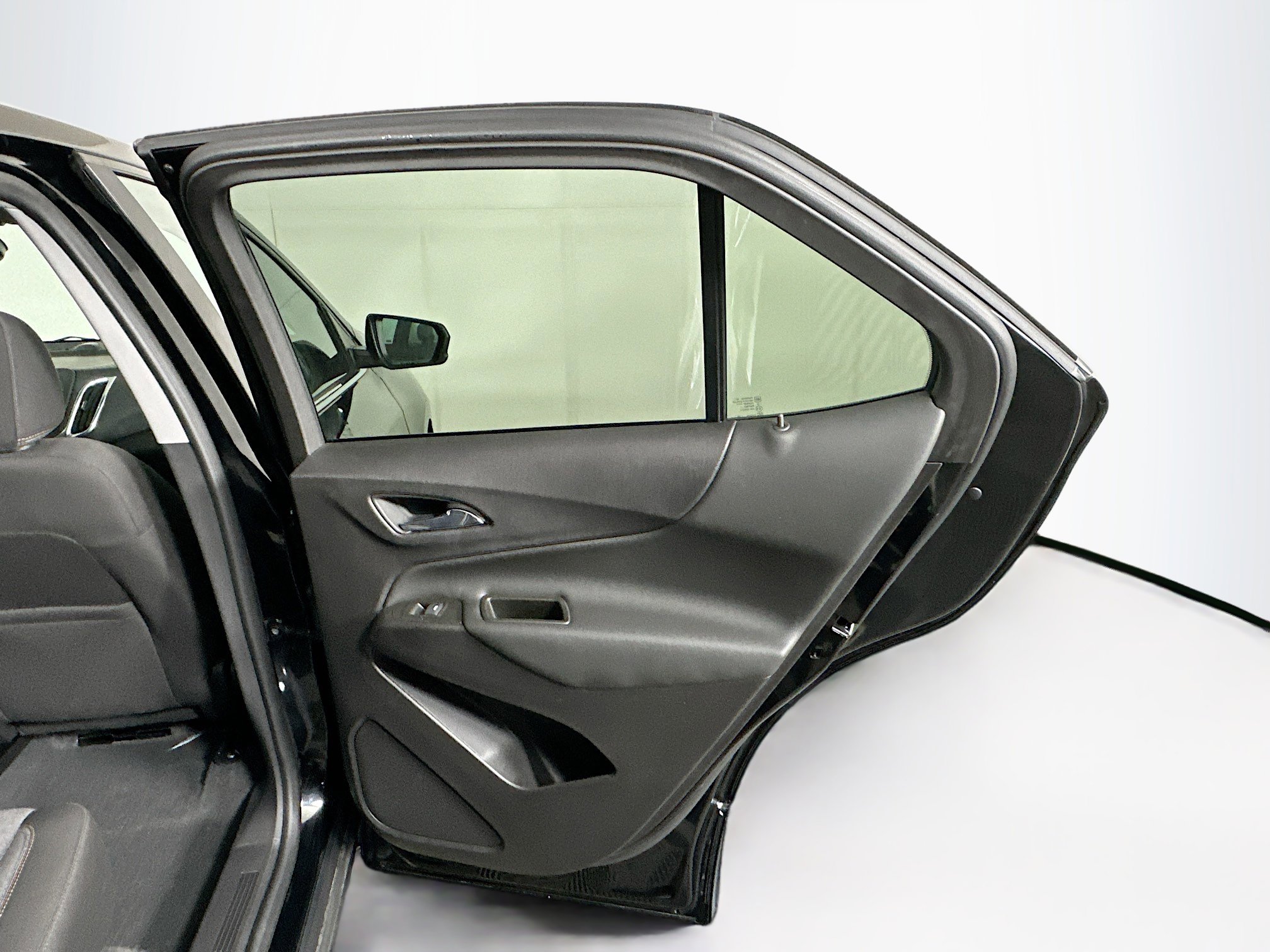 Used 2024 Chevrolet Equinox LT w/ LPO, Floor Liner Package FWD image 28