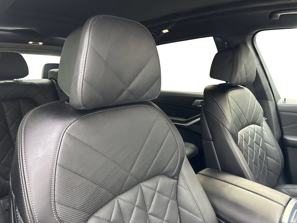 Used 2023 BMW X7 xDrive40i w/ M Sport Package AWD/4WD image 50