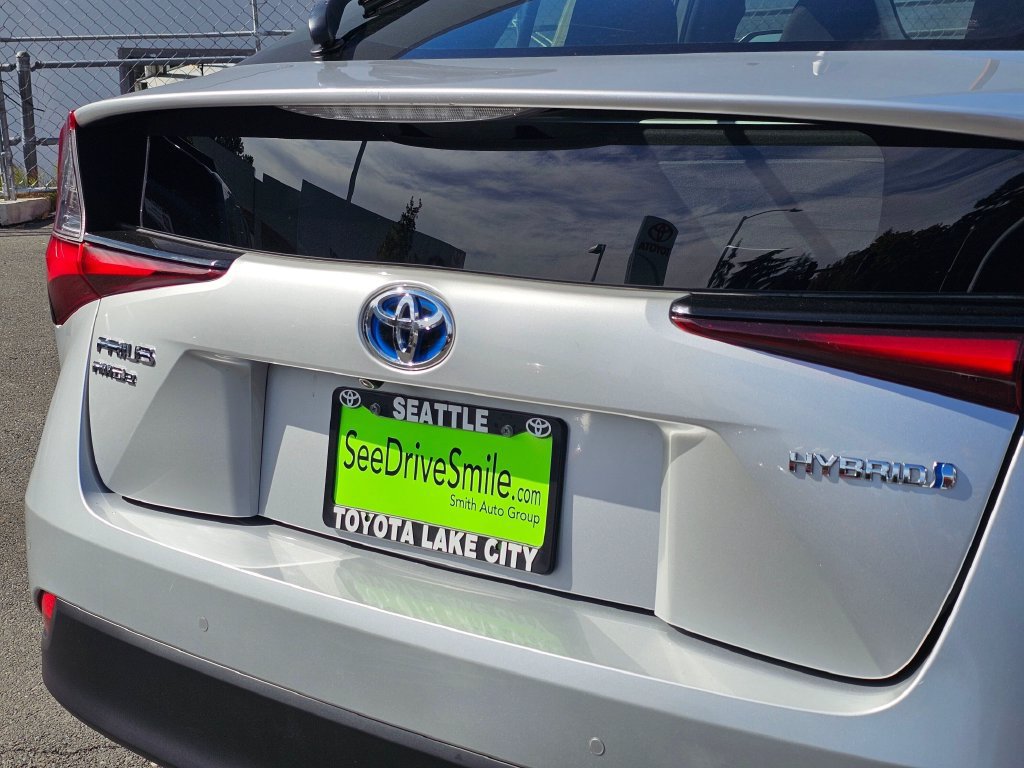 Used 2021 Toyota Prius LE AWD/4WD image 13