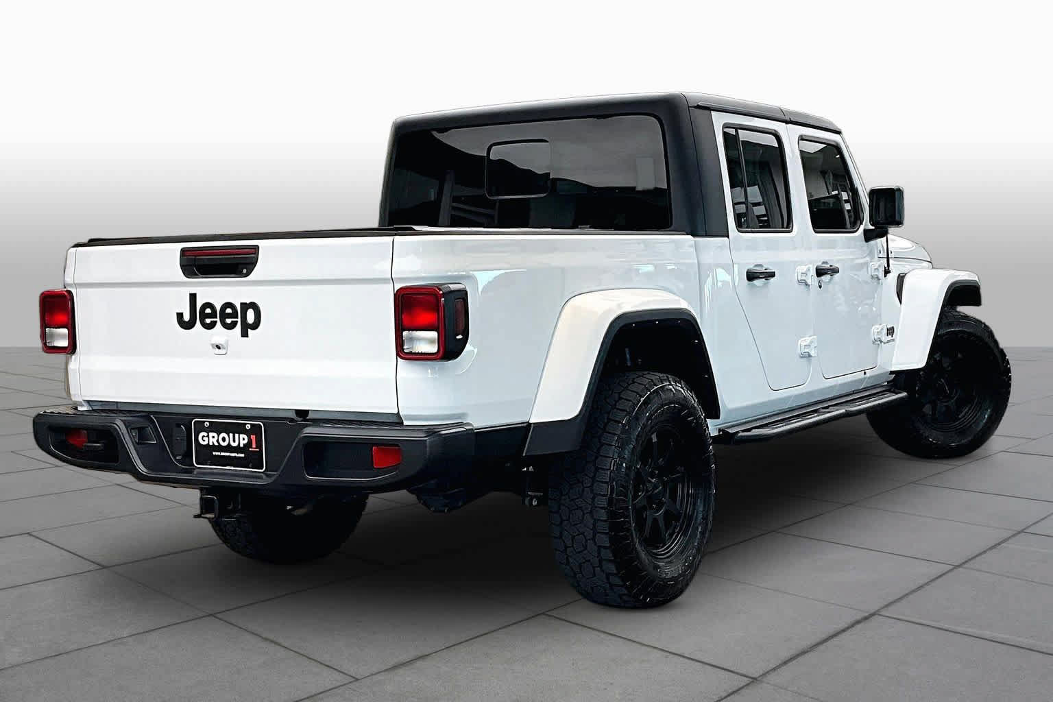 Used 2022 Jeep Gladiator Sport AWD/4WD image 13
