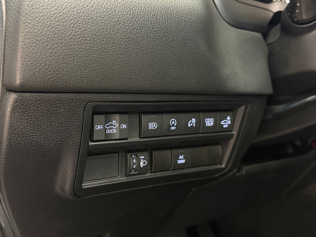 Used 2023 Toyota Tundra Limited w/ Power Package AWD/4WD image 17