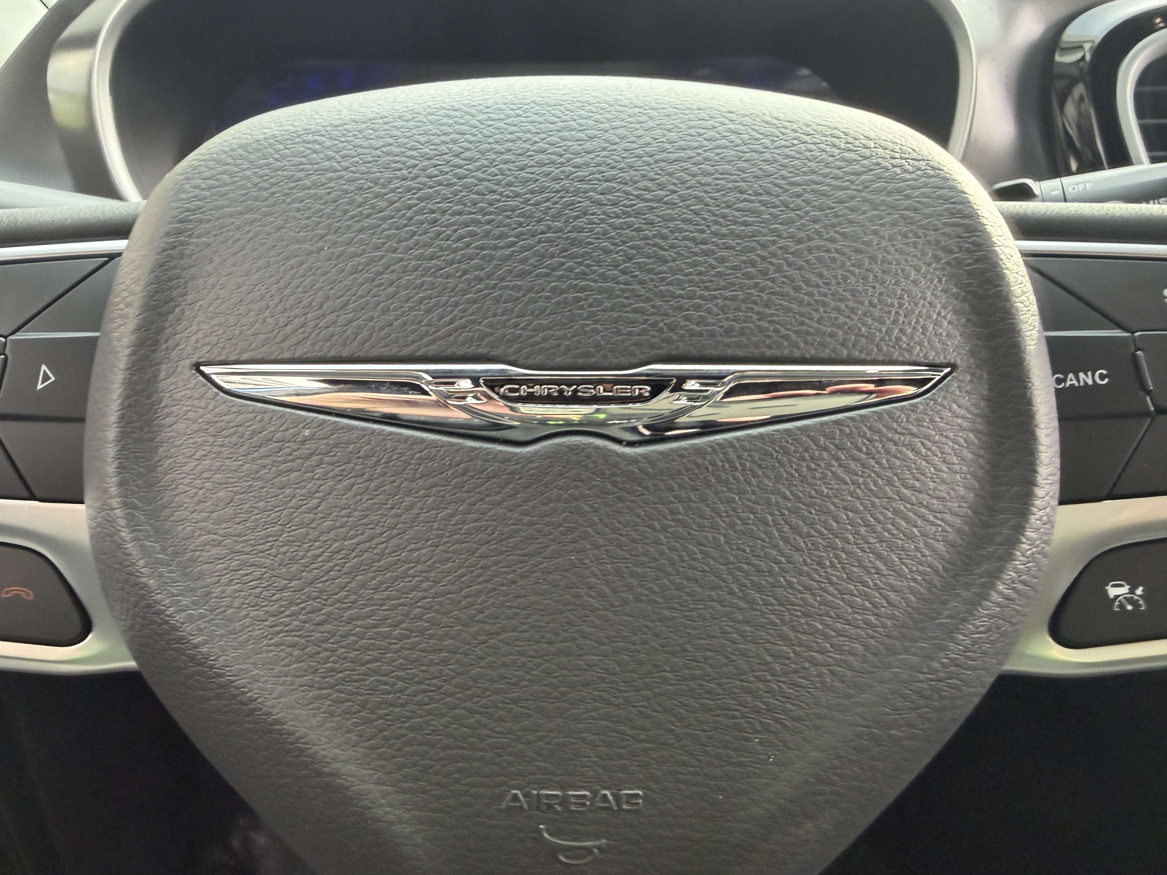 New 2026 Chrysler Pacifica Select AWD/4WD image 37