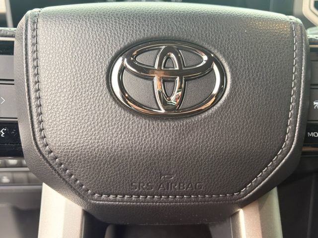 Used 2026 Toyota Sequoia Capstone AWD/4WD image 7