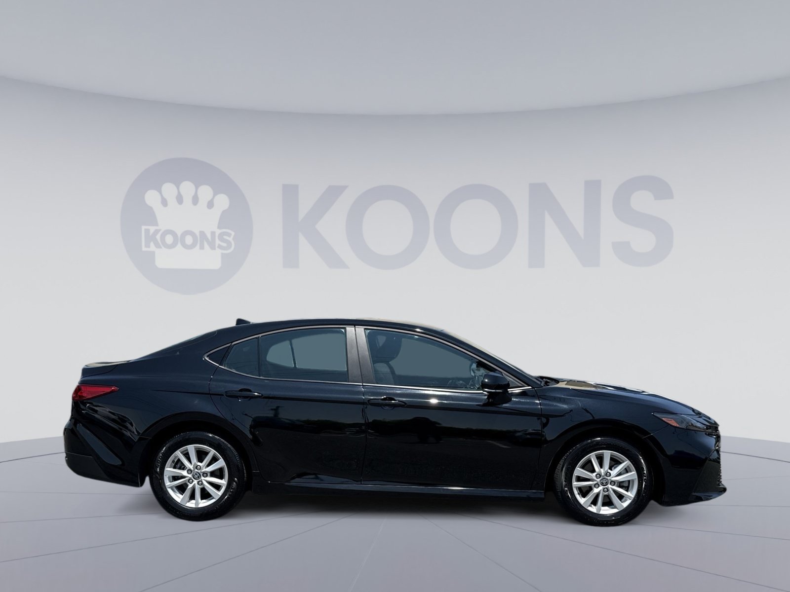 Used 2025 Toyota Camry LE FWD image 8