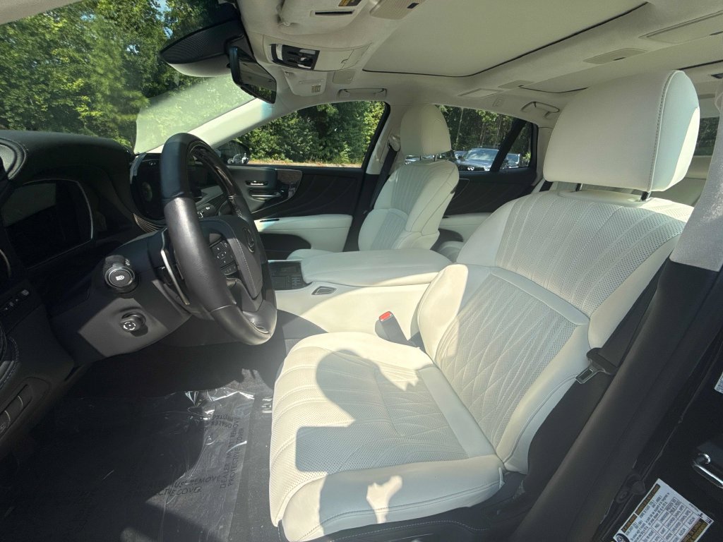 Used 2022 Lexus LS 500 w/ Interior Upgrade Package RWD image 11