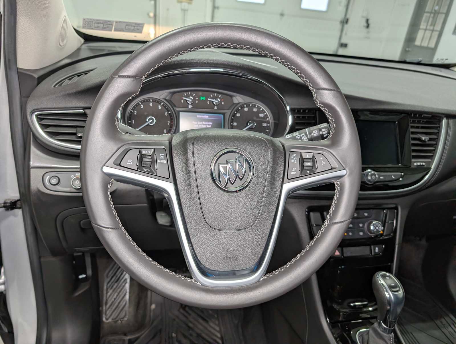 Used 2022 Buick Encore Preferred w/ Safety Package image 33