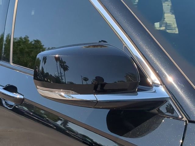 Used 2023 Jeep Grand Cherokee Overland image 12