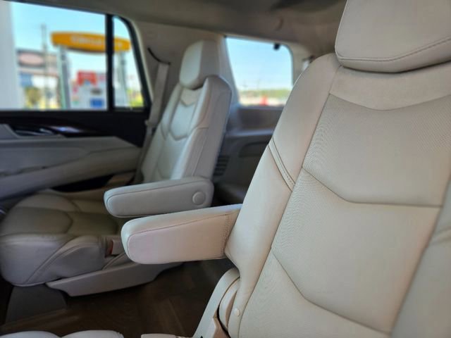 Used 2017 Cadillac Escalade Luxury image 28