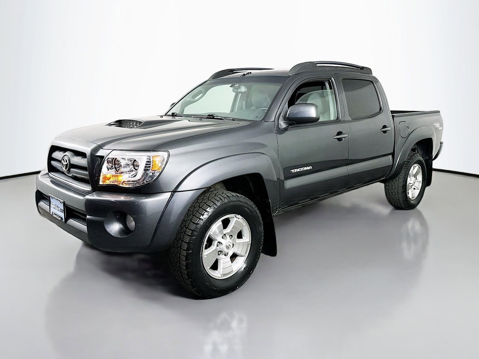 Used 2011 Toyota Tacoma PreRunner w/ TRD Sport Pkg RWD image 3