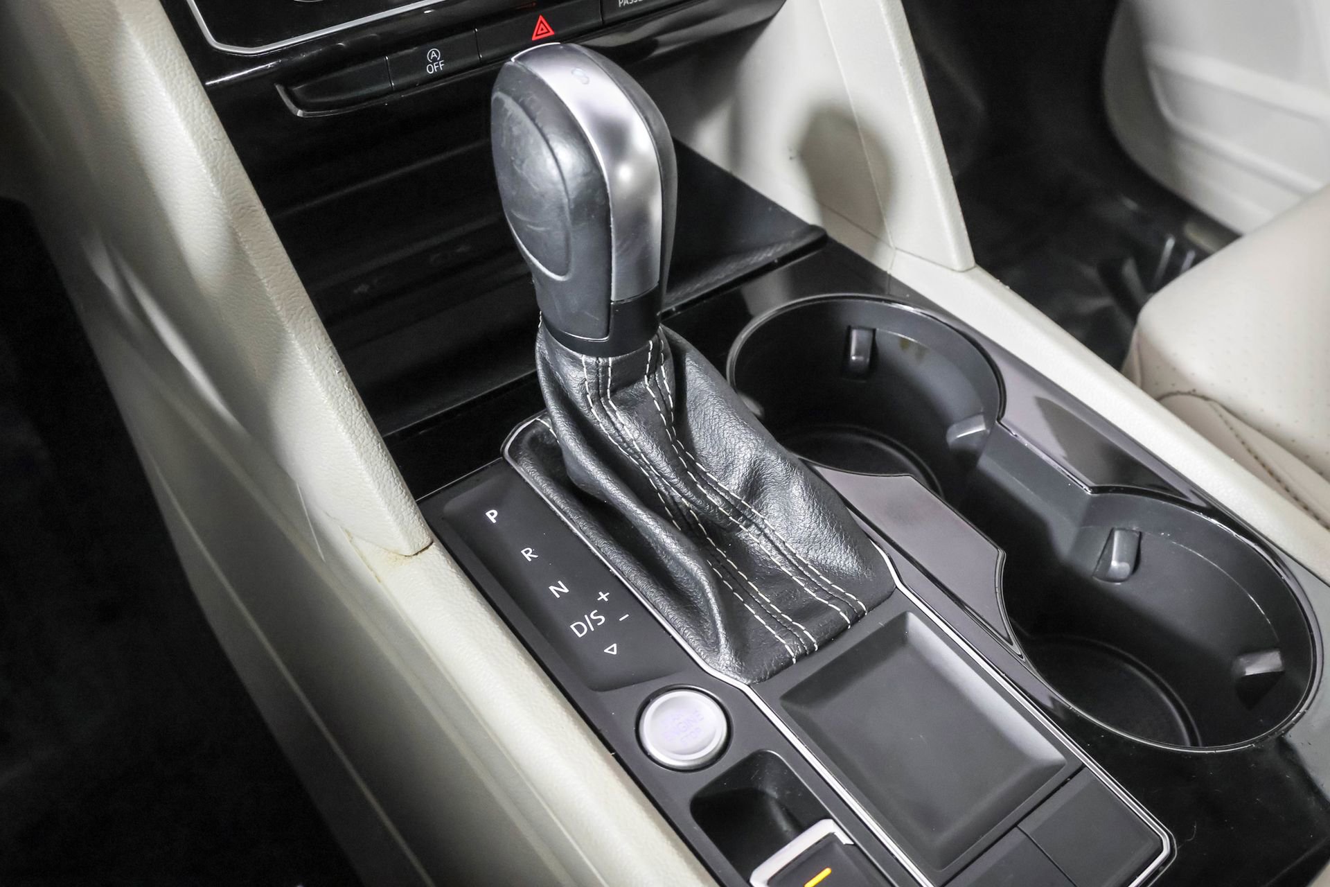 Used 2022 Volkswagen Atlas SE w/ Black Wheel Package image 32