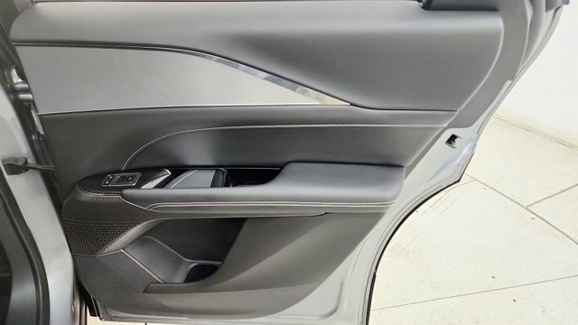 Used 2024 Cadillac Lyriq Tech RWD image 42