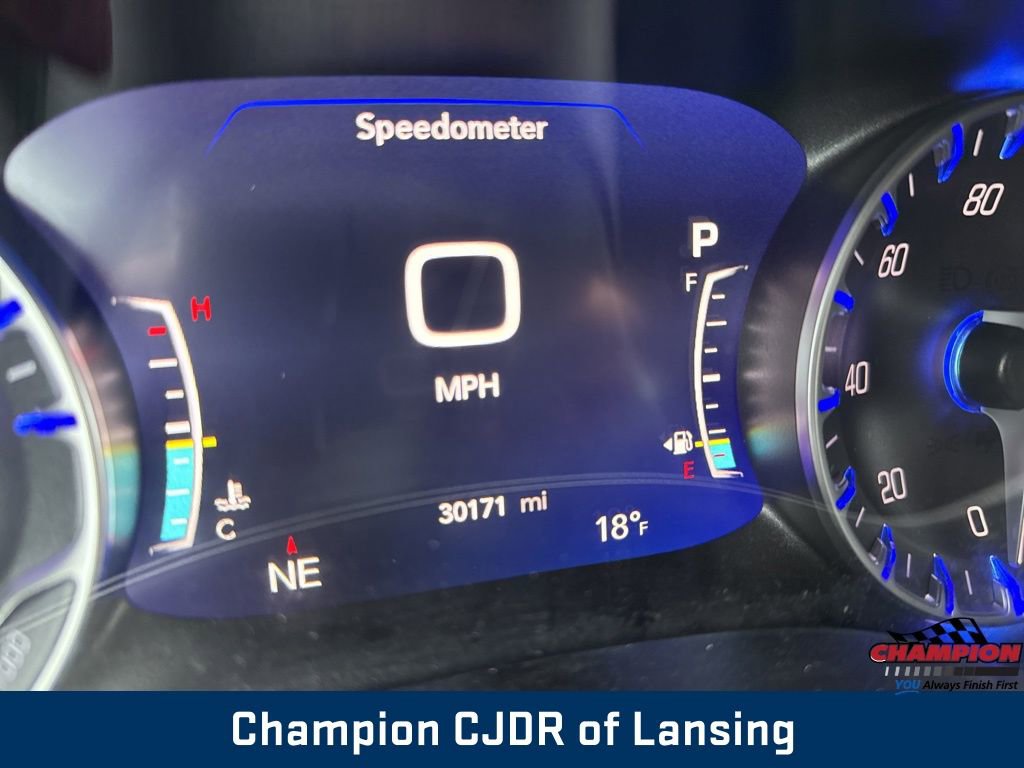 Used 2025 Chrysler Pacifica Select image 21