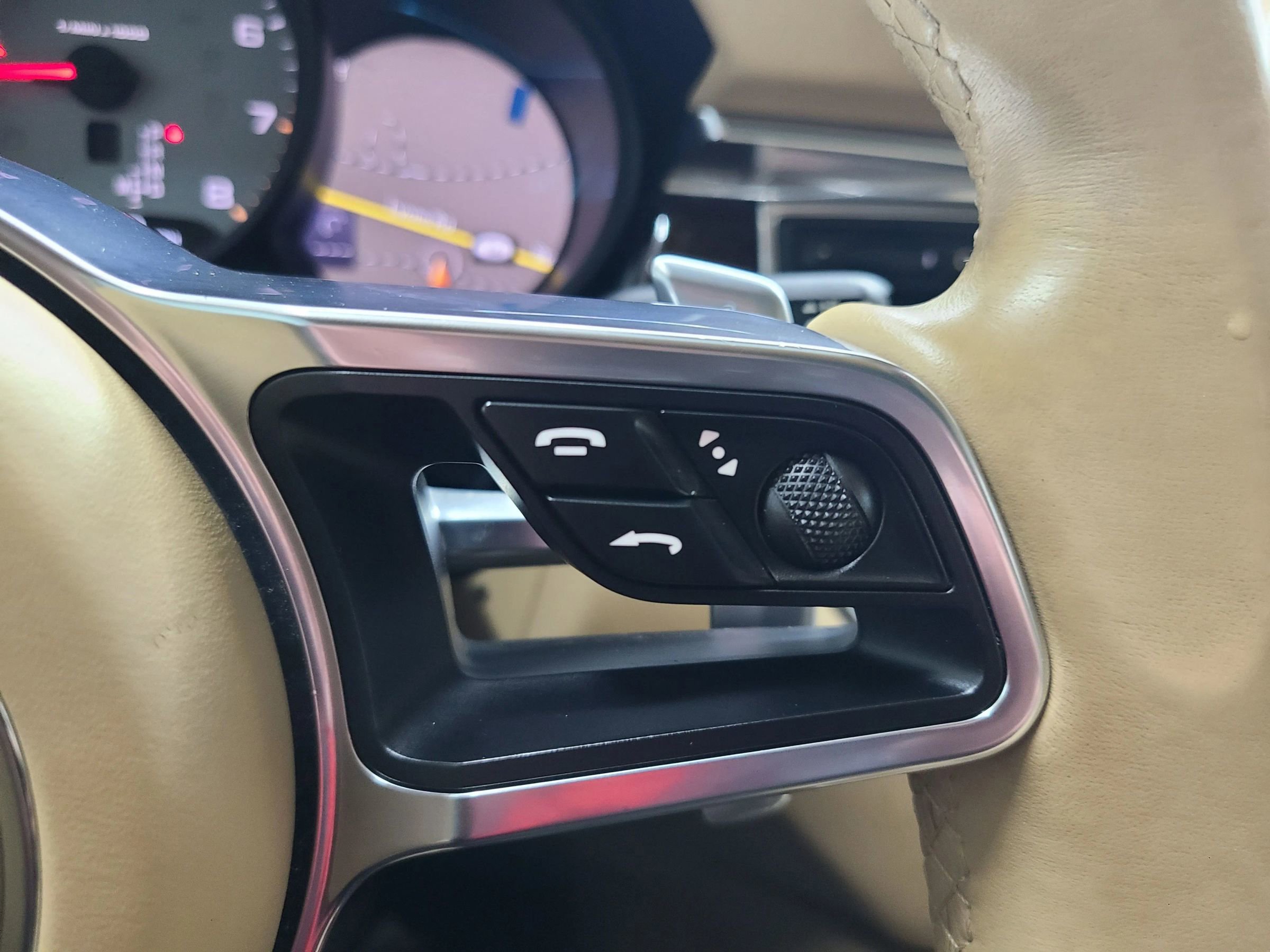 Used 2015 Porsche Macan S AWD/4WD image 32