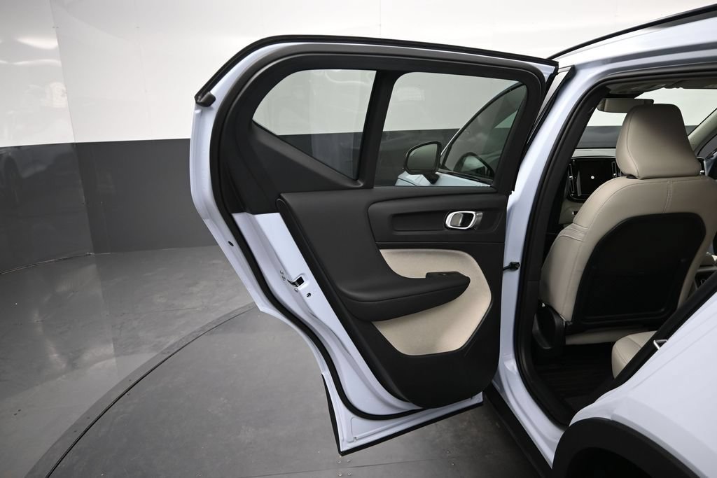 New 2026 Volvo XC40 B5 Plus w/ Protection Package Premier AWD/4WD image 12